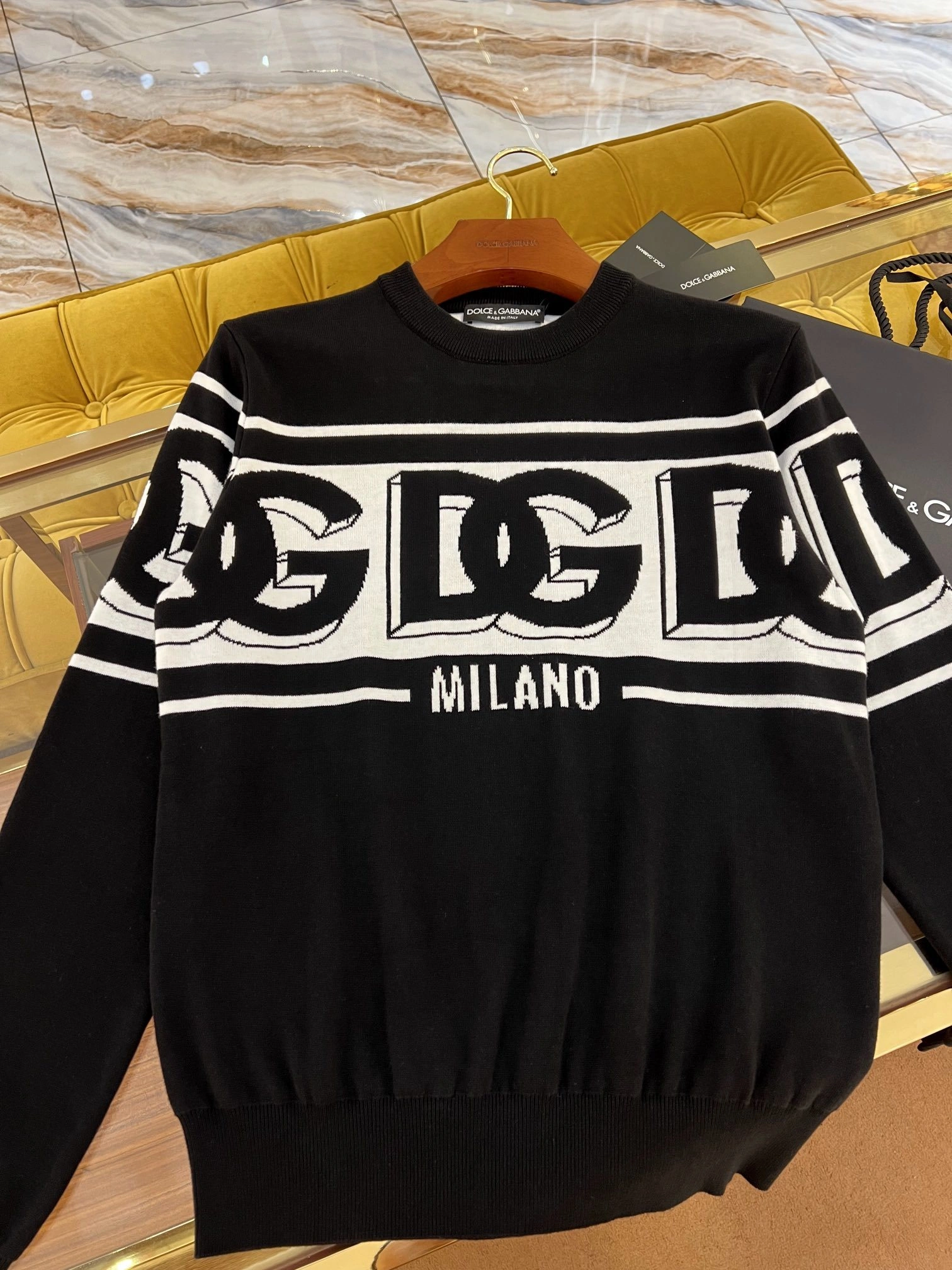 wg.luxury- 4o835& logo item:D-F453H3147